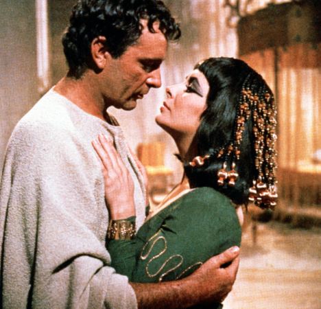 [Image: cleopatra-and-antony-liz-taylor-richard-...spices.jpg]