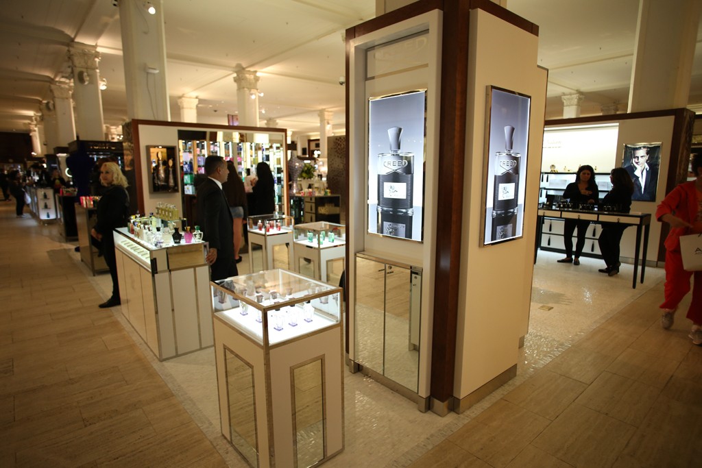 Le labo hotsell santal 33 saks